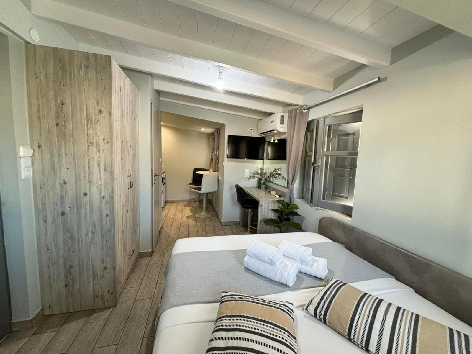 Green Suite Skiathos Exteriör bild